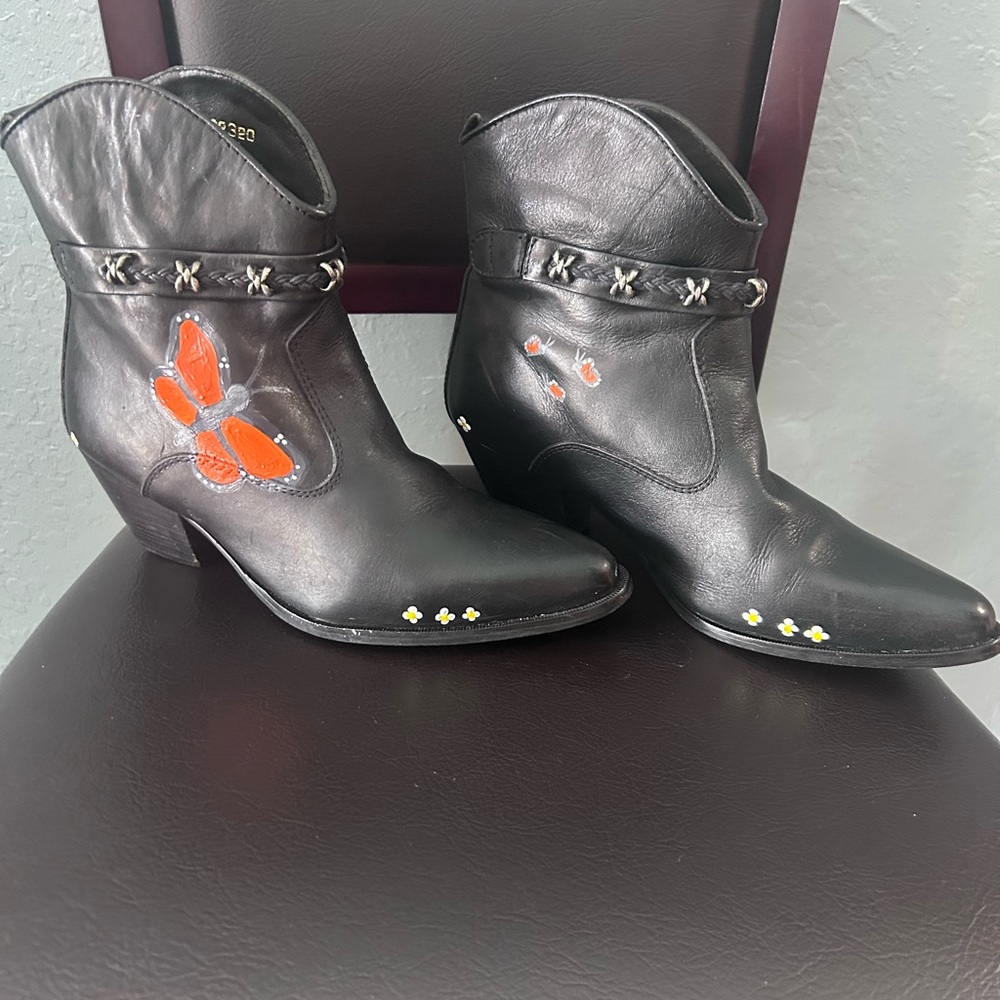 Upcycled Dingo hand painted black leather ankle boots OOAK western cowgirl - Picture 2 of 7
